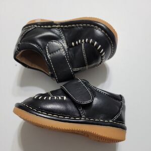 Little Boy Squeaker Infant Size 1 Shoes Black Pull On Sneaker Leather Dress Clog